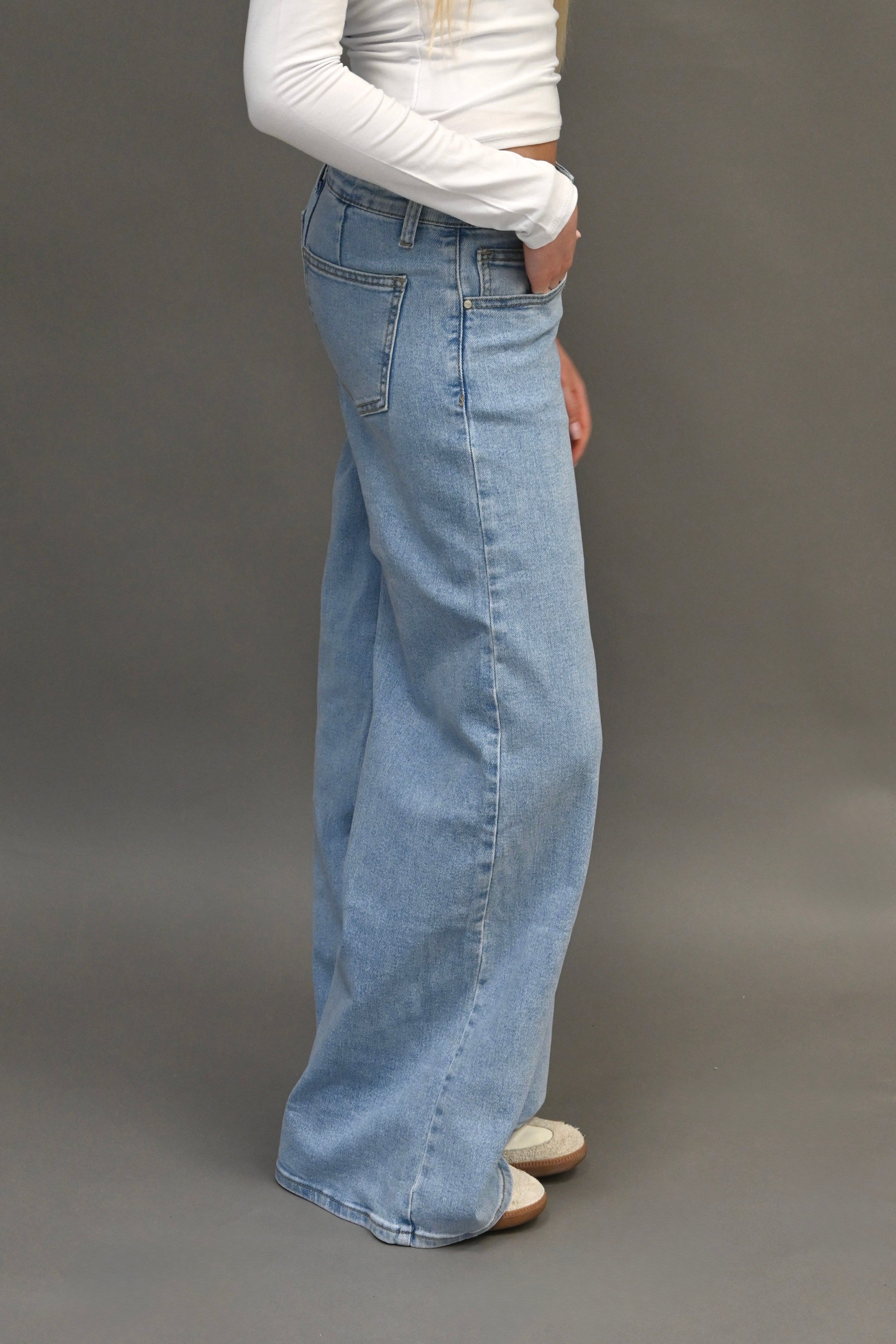 Celeste Wide-Leg Jeans